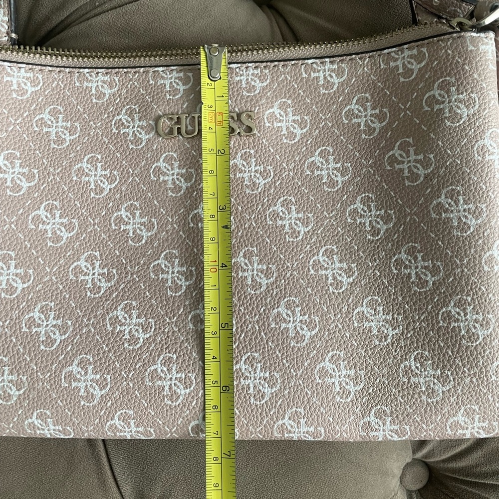 Guess Purse - Picture 7 of 8